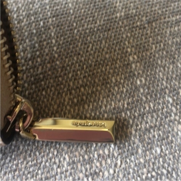 Kate Spade Full Size Gold Glitter Zippered Wallet. - Picture 12 of 12